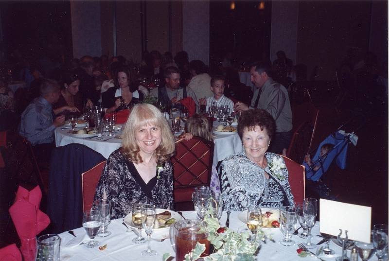 2003-09-06 Yvonne and Jeanne at Shelby and Ryan's wedding.jpg